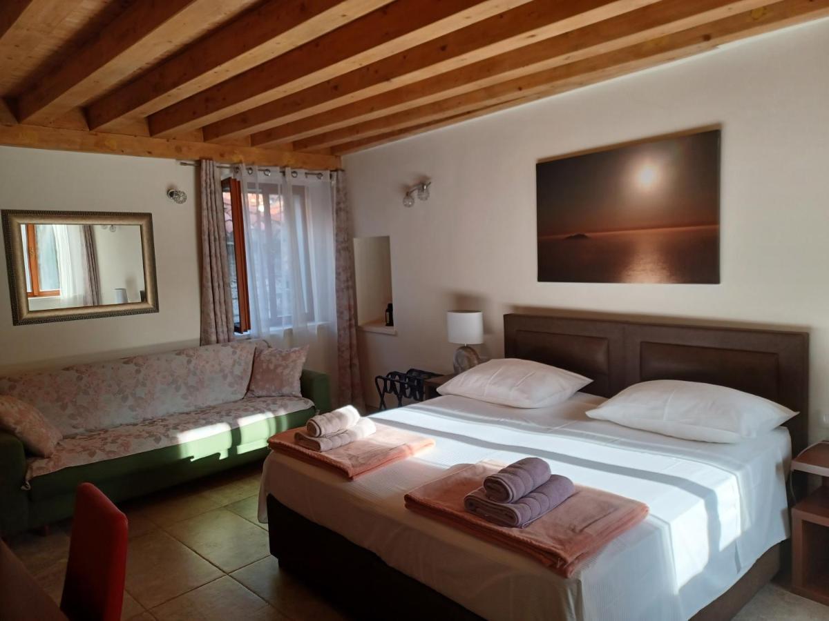 Jr Luxury Guesthouse2 Σπλιτ Εξωτερικό φωτογραφία