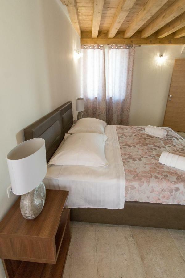 Jr Luxury Guesthouse2 Σπλιτ Εξωτερικό φωτογραφία